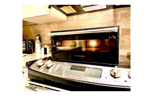 TOTOVEN F842 Countertop Electric Pizza Oven -  110/120V - 50/60 Hz - Single-phase - Top Restaurant Supplies